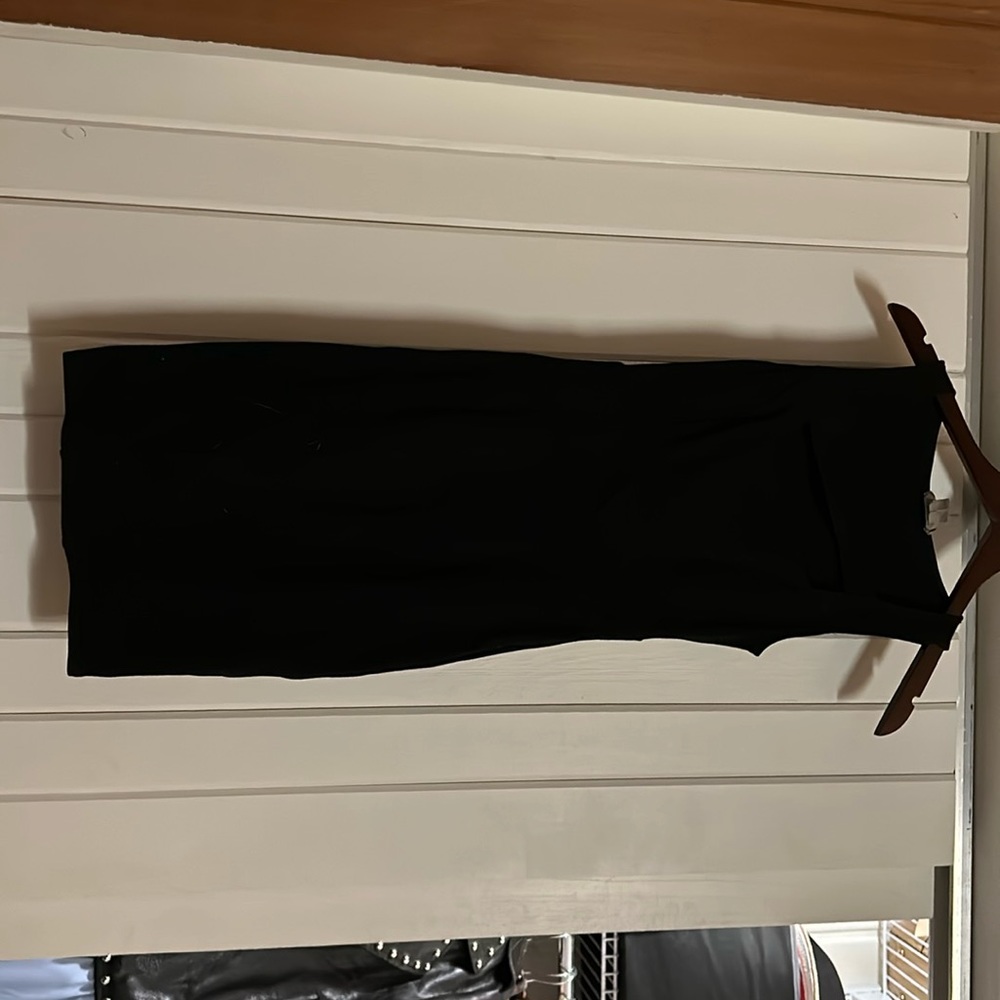 Black body con midi with cut out
